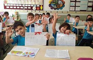 Öğrenciler karne heyecanı yaşadı