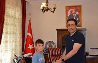 Öğrencilerden Ertuğrul dedelerine kutsal görev