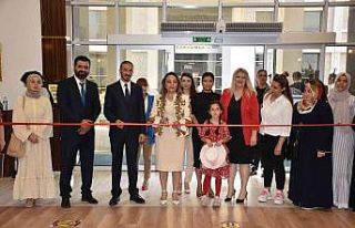 Öğrencilerden Hüsn-i Hat sergisi