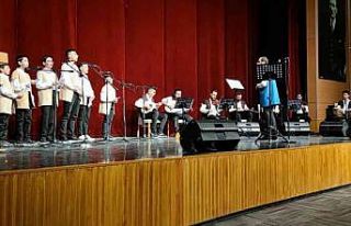 Öğrencilerden ilahi konseri