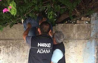 Operasyonda kapıyı açmayıp, polisi polise şikayet...