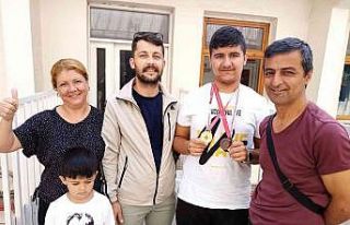 Otizmli oğlunun yarışmalara katılması için mücadele...