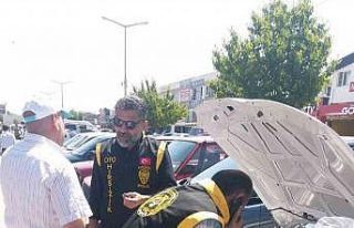 Oto pazarı ve galericiler denetlendi