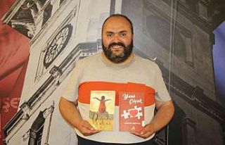 Otobüste iki kitap yazdı