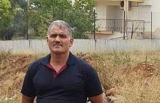 Otomobil ile motosiklet kafa kafaya çarpıştı:...