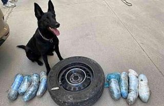 Otomobil lastiğinin içinden uyuşturucu çıktı