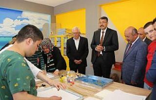 Özel Eğitim Uygulama Okulu’nda incelemelerde bulundu