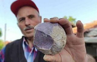 (Özel) Tarlasında çıkan taşların servet değerinde...