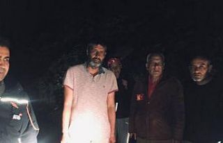 Pazarcıların benzinleri bitince yolda mahsur kaldılar