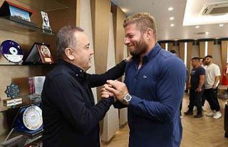 Pehlivanlardan Başkan Böcek’e Kırkpınar’da...