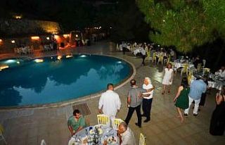 Prof Dr. Abdullah Soykan turizmcilere ’İda Madra...