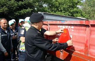 Protokol, çiftçilerin traktörlerine reflektör...