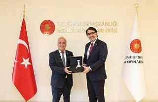 Rektör Çomaklı, Cumhurbaşkanlığı insan kaynakları...