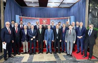 Rektör Özölçer, Mazbatasını YÖK Başkanı Özvar’ın...