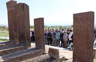 Restorasyonu tamamlanan mezar taşları turizme kazandırıldı