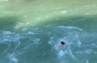 Rize’de serinlemek için dereye girerek hayatını...