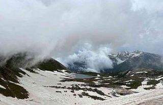 Rize’nin yüksek kesimlerinde dolu yağışı etkili...