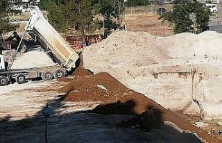 Sağlık Müdürlüğü inşaat alanı toprakla dolduruluyor
