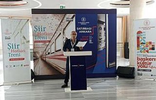 Şair ve okurları taşıyan “Şiir Hatları Treni”...