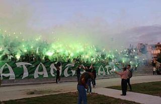 Sakaryaspor taraftarı 57’nci yaşı coşkuyla kutladı