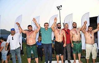 Salbaş’ta başpehlivan İsa Göçen oldu