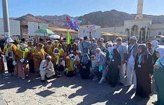 Samsun ve Sinoplu hacı adayları Uhud Şehitliği’nde...