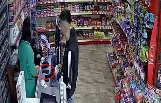Samsun’da marketten telefon hırsızlığı kamerada