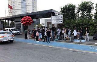 Samsun’da yüzlerce metrelik konser kuyruğu