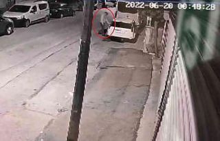 Şans, üşengeç hırsızın ayağına geldi