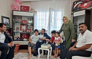 Şehit edilen polis memurunun oğluna doğum günü...