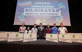 Şehitkamil’deki lise öğrencilerine dizüstü...