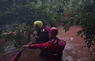 Selde mahsur kalan 8 kişilik aileyi JAK ve AFAD kurtardı