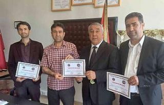 Serdar Ünsal’dan öğretmenlere teşekkür belgesi