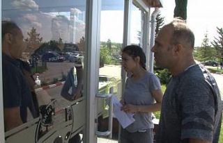 Sınava geç kalan kızı için dakikalarca dil döktü