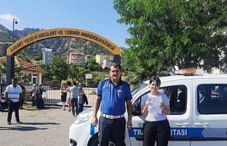 Sınava geç kalmasınlar diye zabıta ekipleri seferber...