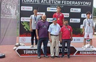 Sivaslı atletler şampiyonadan 2 madalya ile döndü