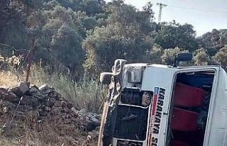 Söke’de yolcu minibüsü devrildi: 3 yaralı