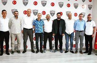 Somaspor’da Başkan Mustafa Aydın güven tazeledi