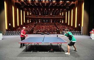Tahmazoğlu’ndan sporculara hediye yağmuru
