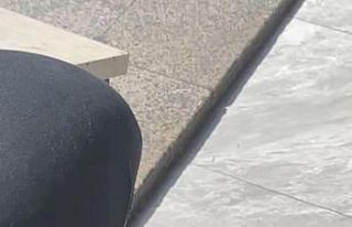 Taksim’de hasılatı sayan dilenci kadın kamerada