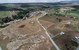 Talas kırsalında yollar genişliyor