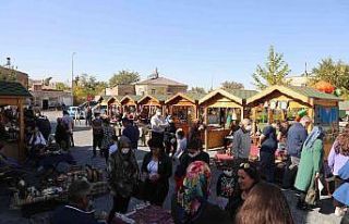 Talas’ın vazgeçilmezi ‘Antika Pazarı’ hız...