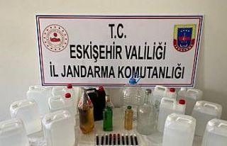 Tarımsal etil alkolle sahte içki yapan kişi yakalandı