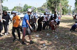 Tarsus’ta 350 öğrenci çevre temizliği yaptı