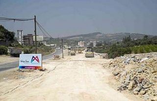 Tarsus’ta yol çalışmaları devam ediyor