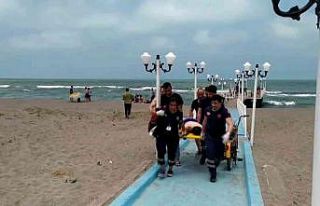 Tatile gelen genç boğulma tehlikesi geçirdi