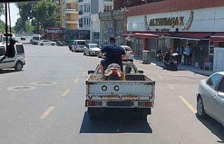 Tekirdağ’da ilginç yolculuk: Motosiklet asfaltta...