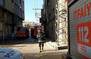 Terlik fabrikasında korkutan yangın