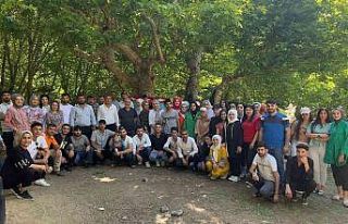 Terörden arındırılan doğada buluşan gençler...