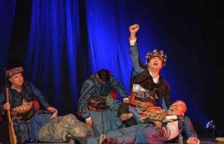 Tiyatral gösteri ile 104 Efe, milli mücadele ruhunu...